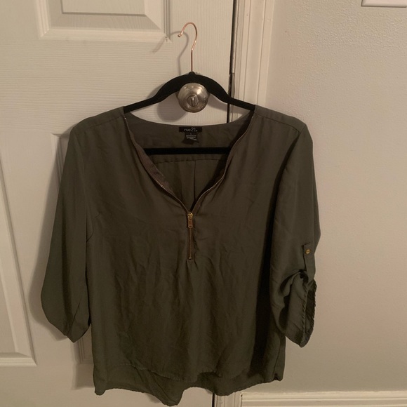 Rue21 Womens blouse - Picture 2 of 3